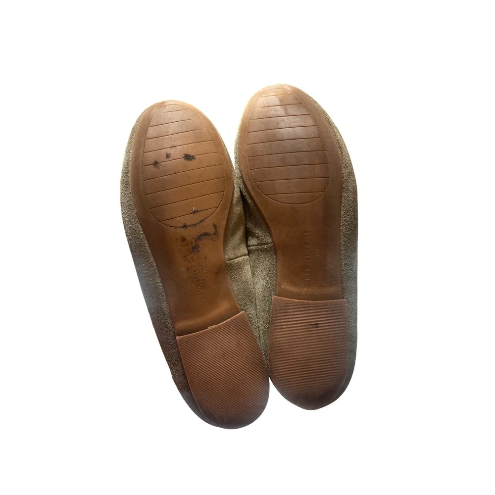 Olive Green Loafer Suede Flats Olive Green Size 8.5 M by Kenneth Cole